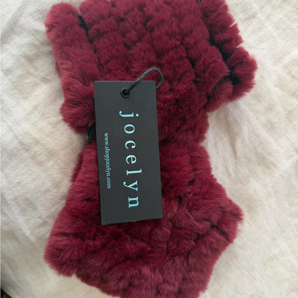 NWT Jocelyn Burgundy Faux Fur Fingerless Mittens